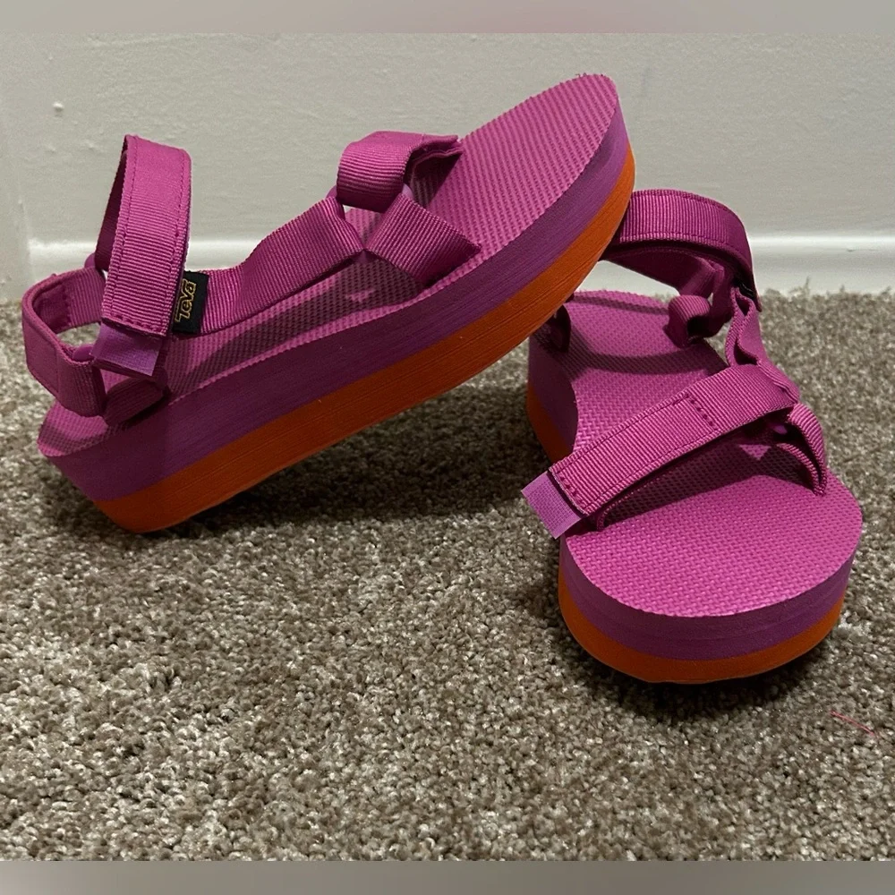 EUC Teva Flatform Universal Sandals - Picture 6 of 9